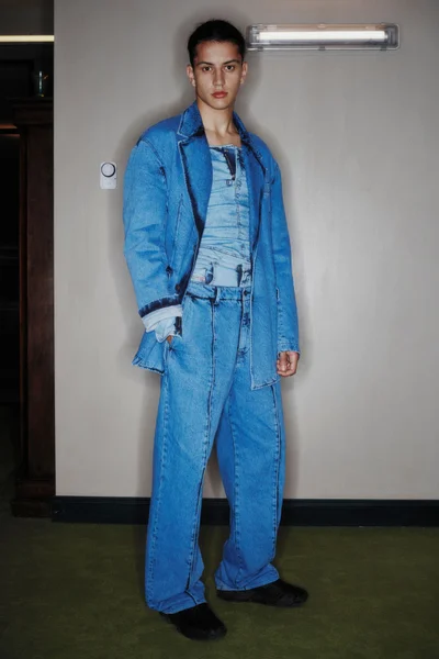 Look 15